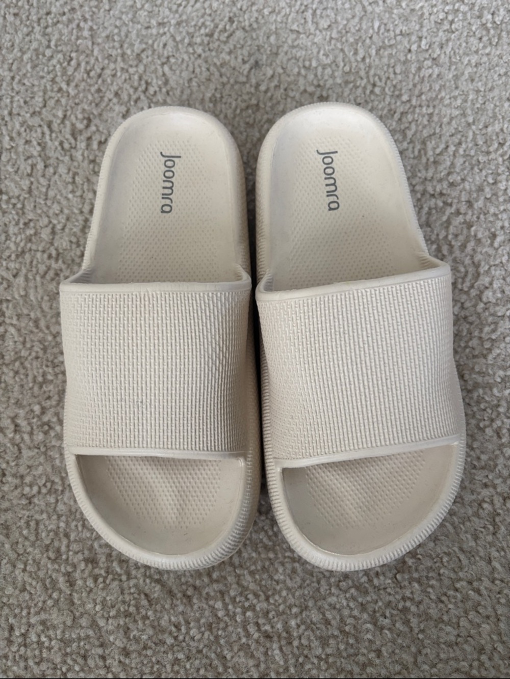 NWOT Joomra Ivory Slide Cloud Slipper Sandals - Size 39-40 Women 8.5/9 Men 6.5/7